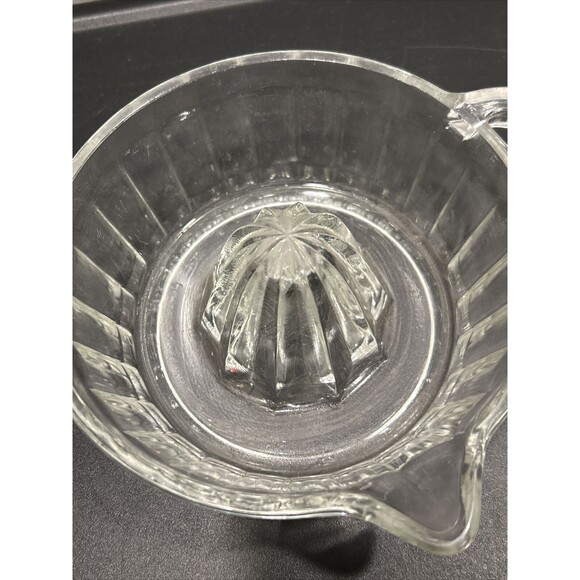 Vintage Heavy Large Clear Glass Hand Juicer Reamer Citrus Orange Lemon Easy Pour - Picture 10 of 10